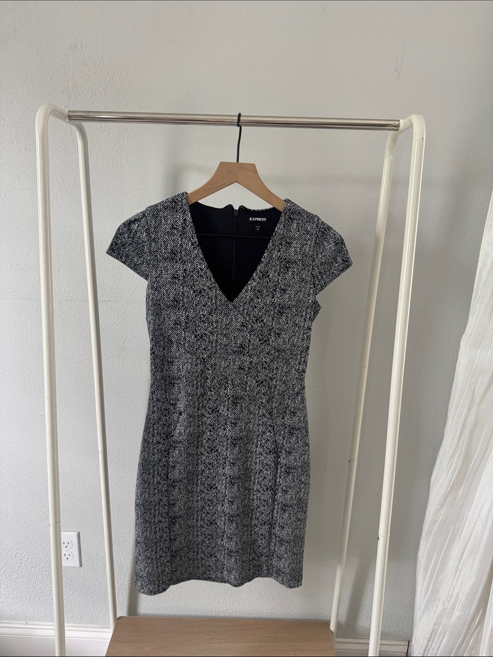 Express Gray Tweed V-Neck Cap Sleeve Dress